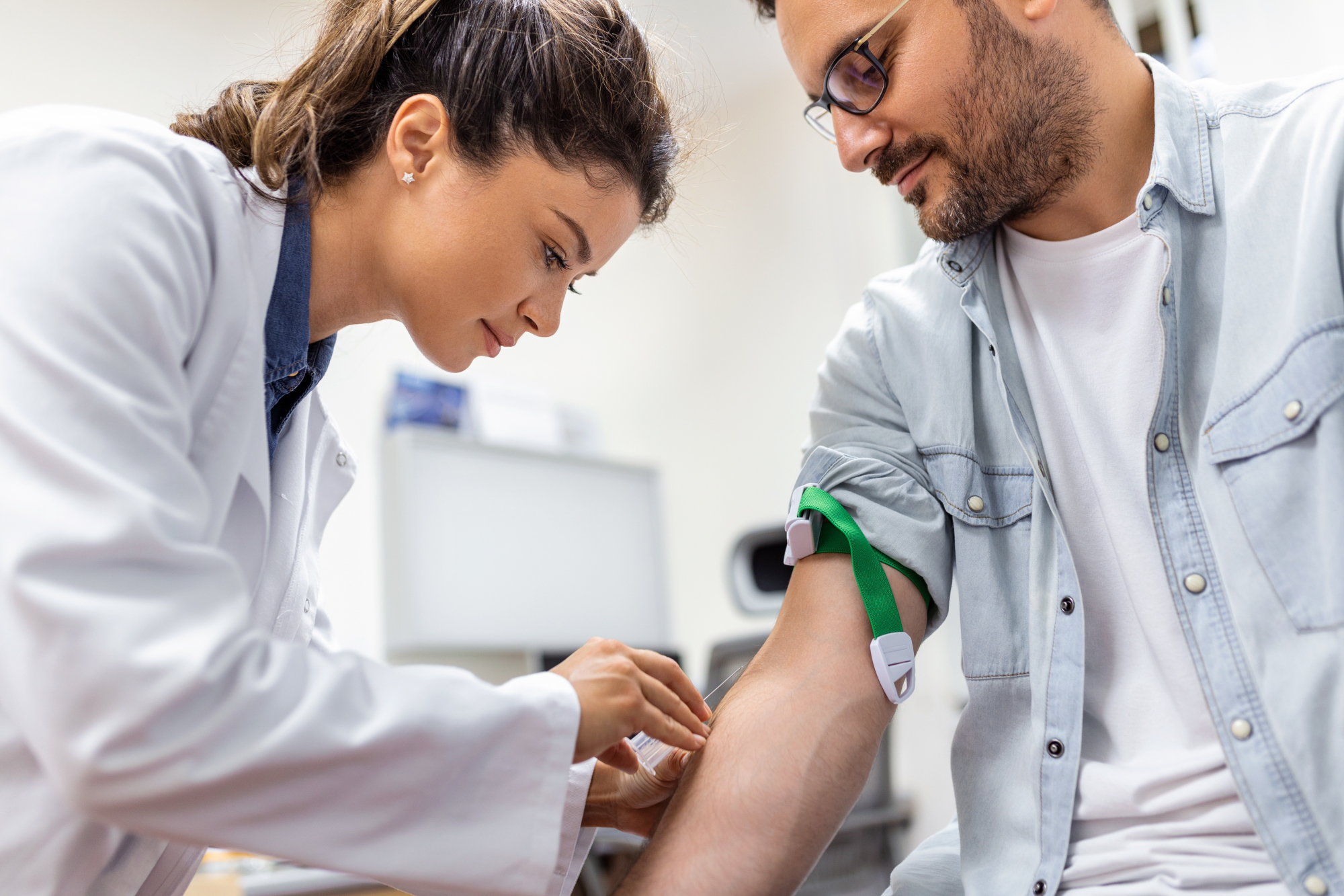 What Will I Learn in a Laboratory Assistant/EKG/Phlebotomy Program?